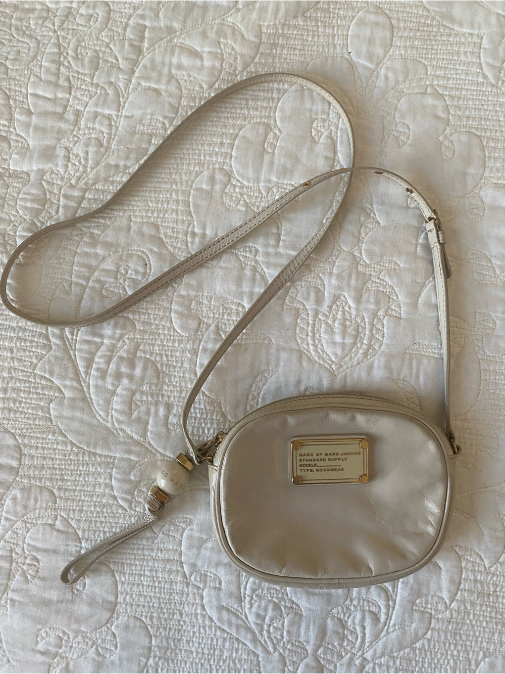 Marc by Marc Jacobs Cream Leather Crossbody Bag with Gold Plaque